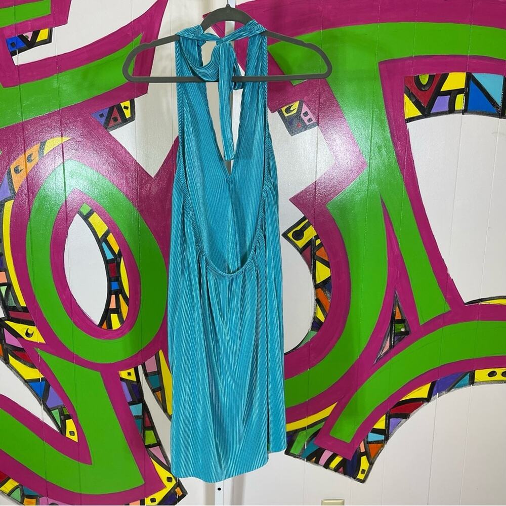 Shein, Ripple Halter Backless Dress, Deep V Front. Size Small. Excellent cond! - Picture 3 of 6